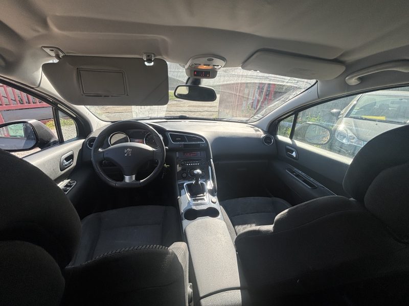 PEUGEOT 3008 1.6 HDI