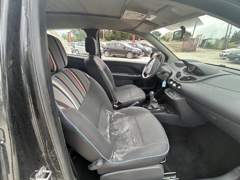 RENAULT TWINGO II 1.2 LEV 16V 75 EXPRESSION