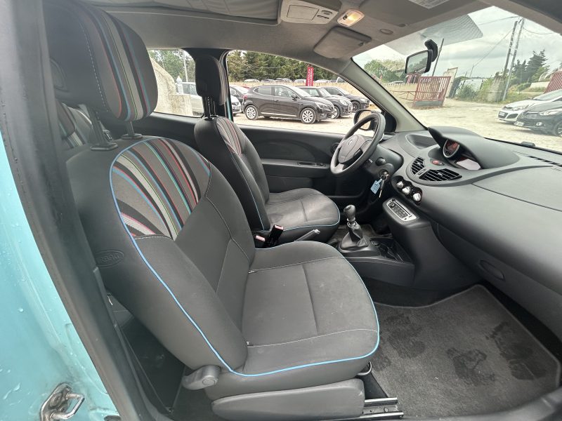 RENAULT TWINGO II 1.2 LEV 16V 75 EXPRESSION