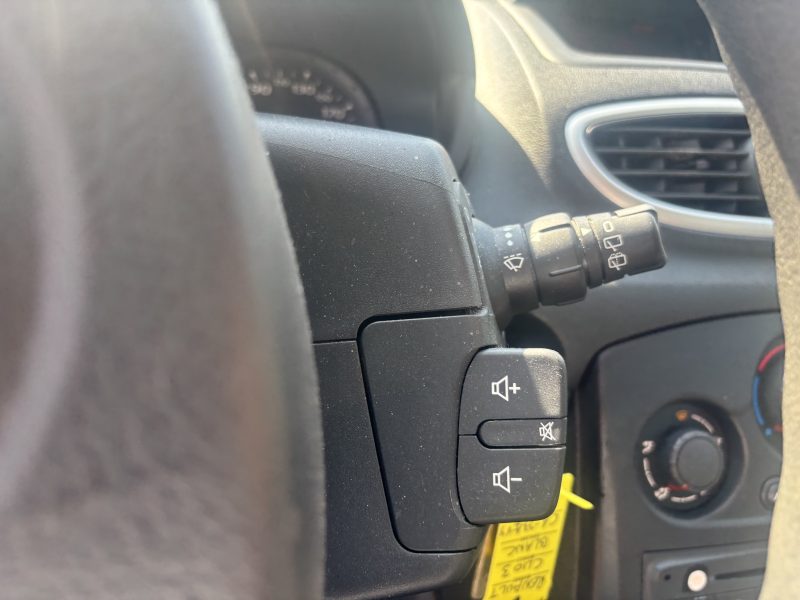 CLIO 3 1.2. 75CV